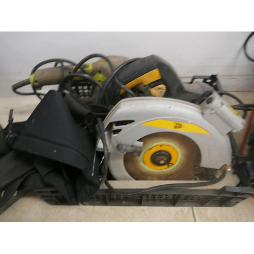 5023 - A quantity of power tools including a JCB circular saw, a Guild random orbit sander, a Mac Allister ... 