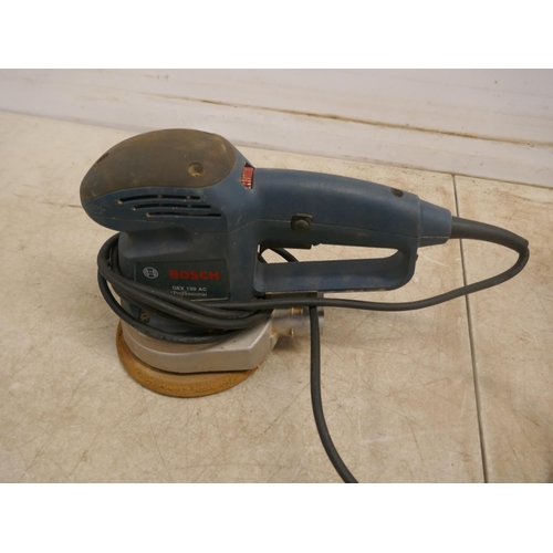 5023 - A quantity of power tools including a JCB circular saw, a Guild random orbit sander, a Mac Allister ... 