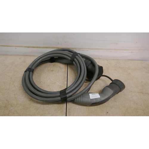 5055 - A ‘Schneider Electric’ electric vehicle charging cable