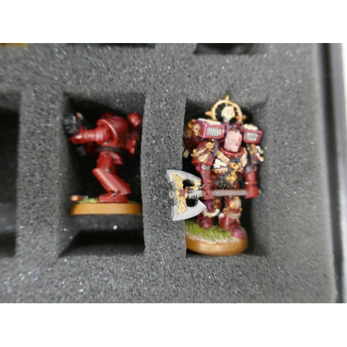 5074 - A quantity of Citadel miniature model paint and a quantity of miniature figures in a Citadel case