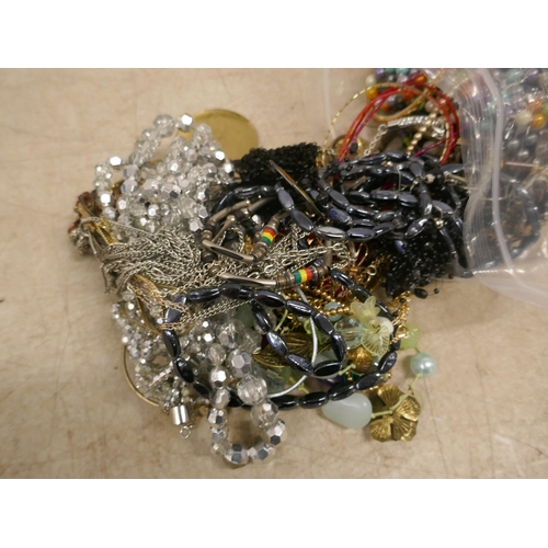 5086 - 2 bags of costume jewellery