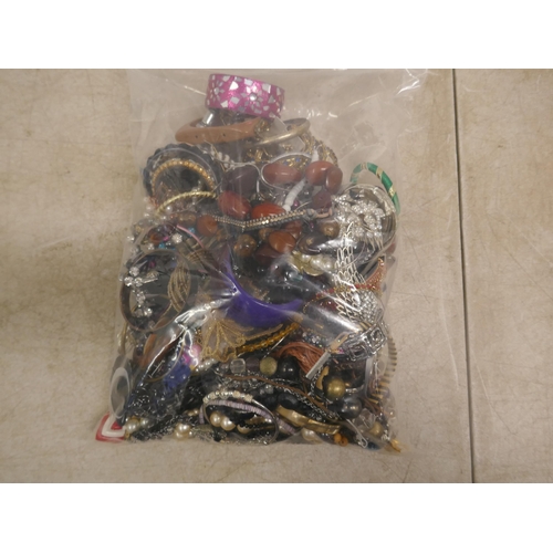 5086 - 2 bags of costume jewellery