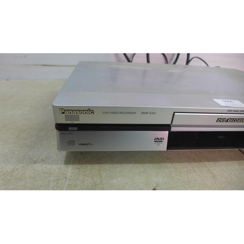 5096 - A Panasonic DMR-E50 DVD video recorder with remote