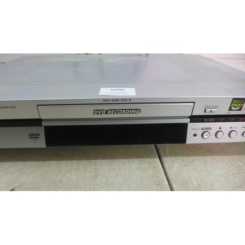 5096 - A Panasonic DMR-E50 DVD video recorder with remote