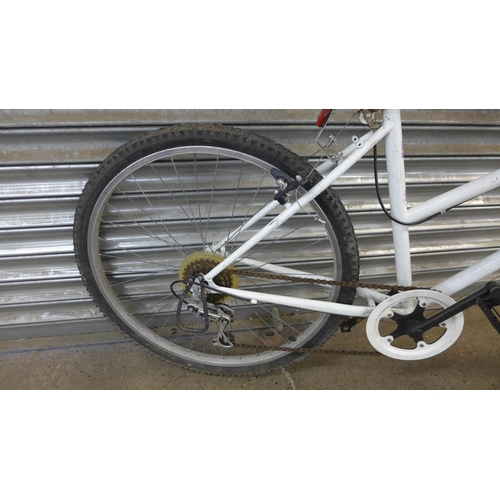 5130B - A Townsend MX-25 ladies mountain bike