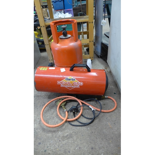 5182 - A Clarke 'Devil 650' space heater with a Calor Gas propane bottle