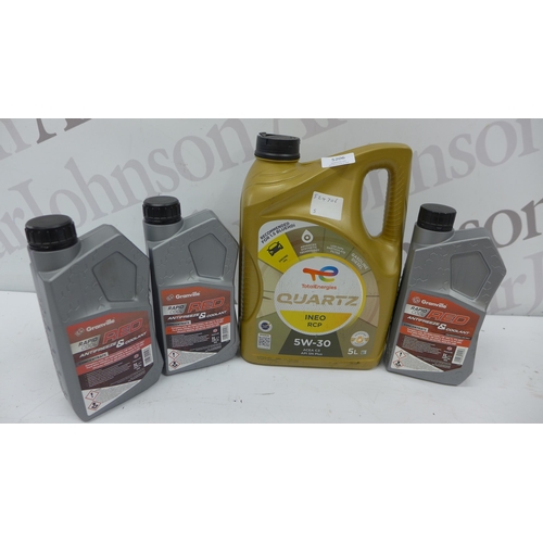 5206 - A 5 litre bottle of Total Energies quartz INIO RCP 5W-30 motor oil and three 1 Litre bottles of Gran... 