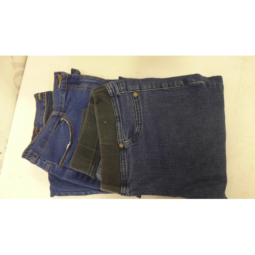 5213 - A box of approx 25 pairs of jeans