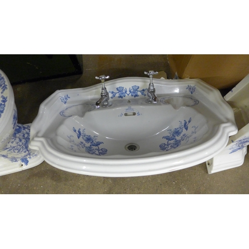 5218 - An Imperial Bathroom Company bathroom suite including a blue and white china style bathroom sink wit... 