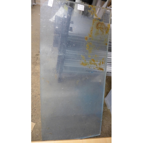 5224 - A slab of 25mm thick impact resistant solid polycarbonate, approximately 850mm x 410mm