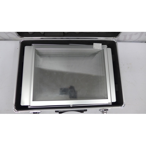 5242 - A collapsible brochure display stand in an aluminium flight storage case