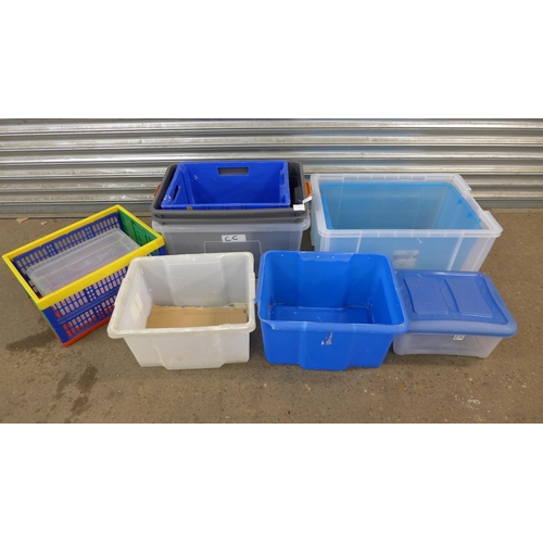 5260 - A quantity of plastic storage boxes