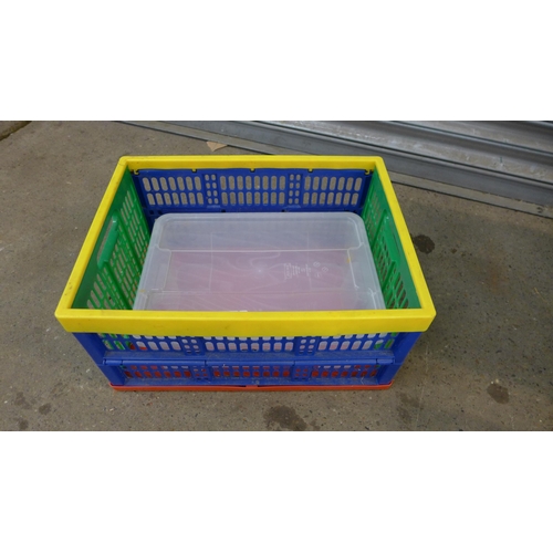 5260 - A quantity of plastic storage boxes