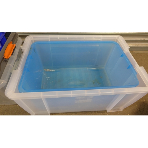 5260 - A quantity of plastic storage boxes