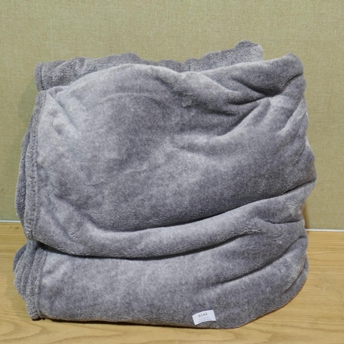 6144 - Berksire Queensize Soft Blanket  1 *This lot is subject to Vat