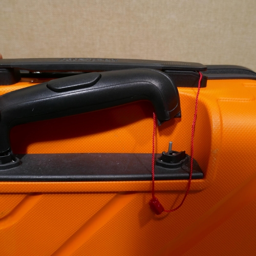 6184 - American Tourister Jetdriver Carry on suitcase (Broken handle)   *This lot is subject to Vat