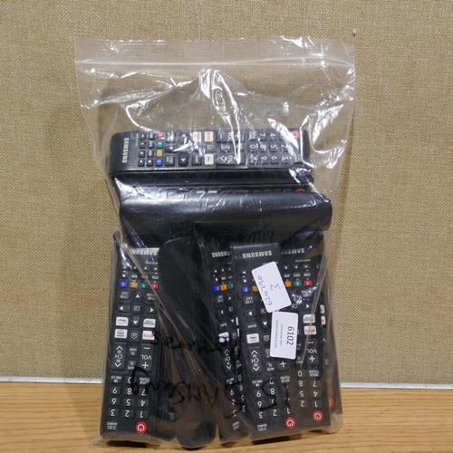 6102 - A bag of 15 Samsung remotes * This lot is subject to VAT