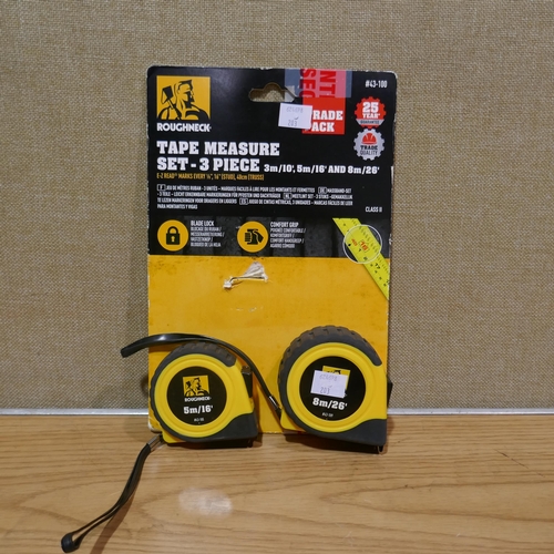 6087 - Two Roughneck Ez measuring tapes and a Masterplug Usb Socket (Both Incomplete) *This lot is subject ... 