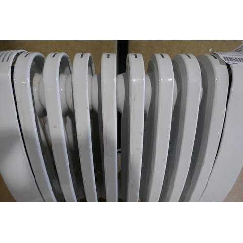 6032 - Delonghi Oil Filled Small Radiator, no box   *This lot is subject to Vat