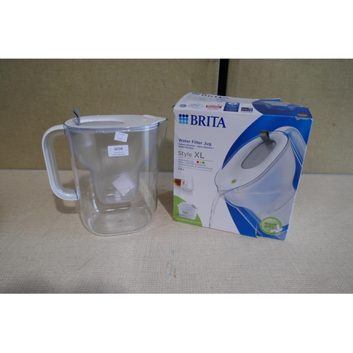 6038 - Brita Maxtra Xl Style Jug with box *This lot is subject to Vat