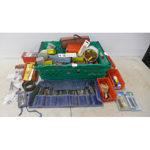 5022B - A large amount of assorted drill bits including hole saws and brace bits