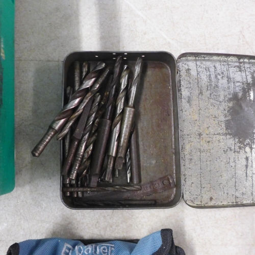 5022B - A large amount of assorted drill bits including hole saws and brace bits