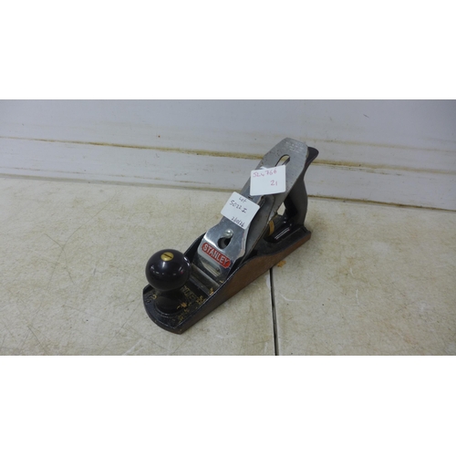 5022I - A Stanley No.4 wood plane and 2 spoke shaves