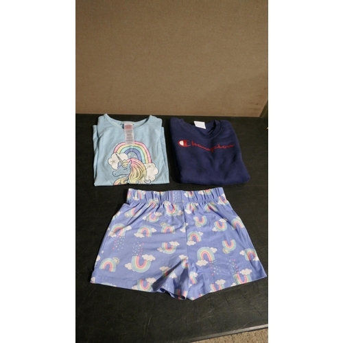 6204 - Quantity of children's mixed clothing  t-shirts, jackets, leggings. To include Levi's, Champion, Edd... 