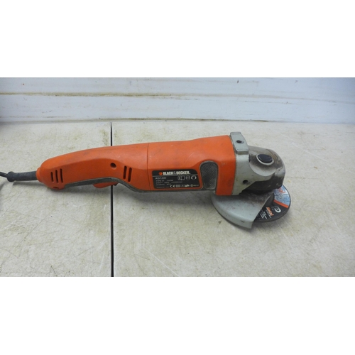 5039 - 2 angle grinders - a Black and Decker KG1200 and a Bosch GWS660 in tool case