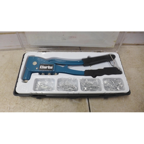 5042 - A Clarke hand riveter kit, a Powerfix Profi tap and die set and a Parkside cordless multi-grinder