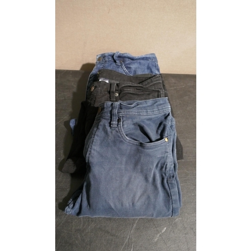 6216 - Quantity of mens trousers and jeans, various styles and sizes (L337) *This lot is subject to VAT