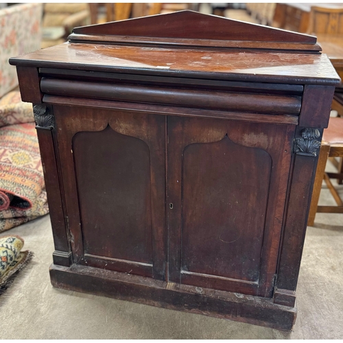 194A - A Victorian carved mahogany chiffonier