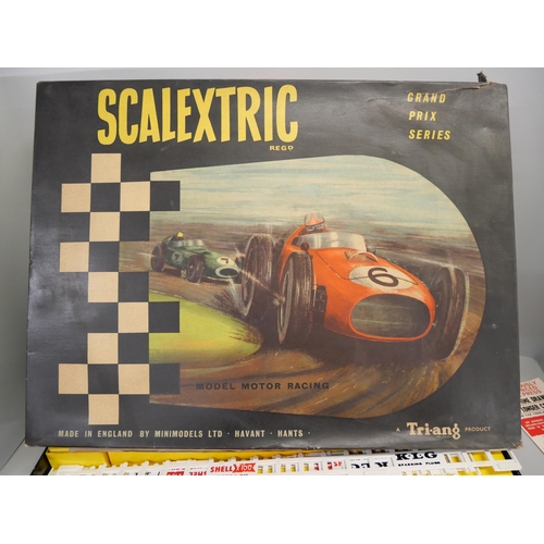 2152 - A Tri-ang Scalextric GP2 slot car model motor racing set, boxed