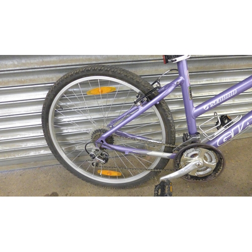 5193 - A Giant Sedona lady's hard tail mountain bike  * Police repossession