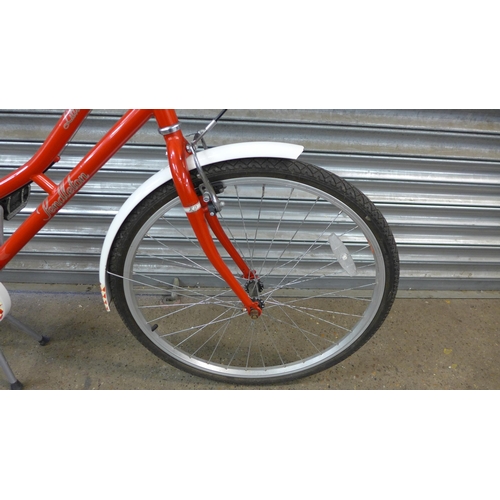 5195 - A Pendleton Littleton ladies traditional style city bike *Police repossession