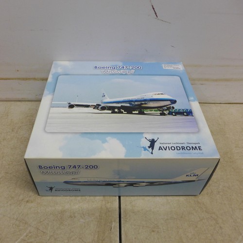 5121 - A collection of assorted model planes including a Cathay Pacific Boeing 777-300 1:500 scale model pl... 