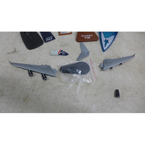 5121 - A collection of assorted model planes including a Cathay Pacific Boeing 777-300 1:500 scale model pl... 