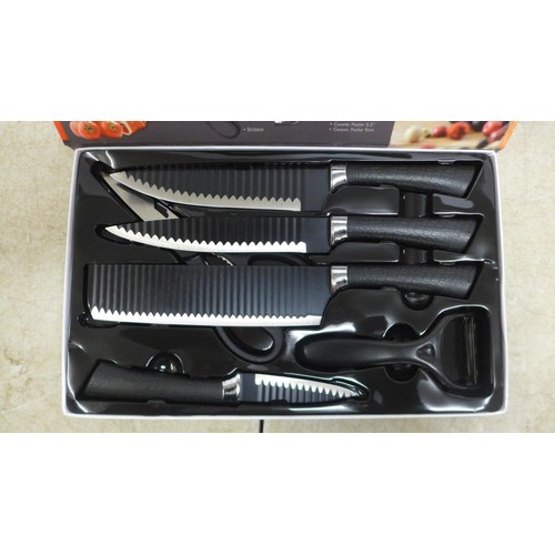 5100 - An Ereasthqs 6 piece knife set