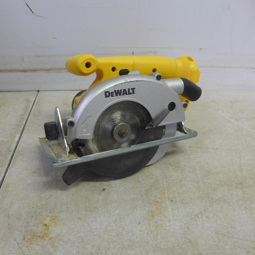 5001 - A DeWalt DW935 cordless power saw with charger, no battery - in case