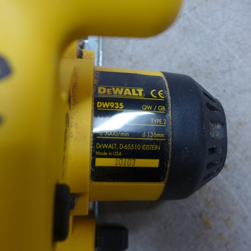 5001 - A DeWalt DW935 cordless power saw with charger, no battery - in case