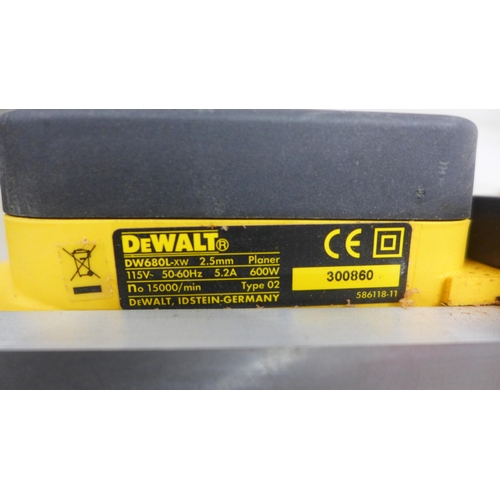 5005 - A DeWalt DW680K, 110V power plane - in case