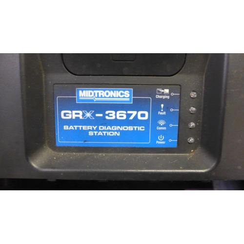 5027 - A Midtronics CRX-3670 battery diagnostic station