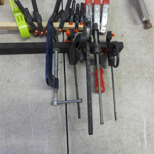 5049 - 28 assorted clamps