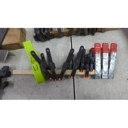 5049 - 28 assorted clamps