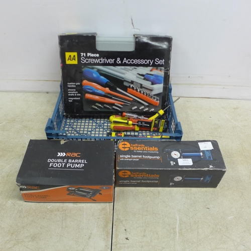 5051 - An AA 71 piece screwdriver set in case, two barrel foot pumps and a quantity of loose screwdrivers