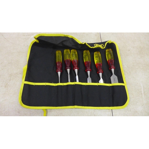 5055 - A set of 6 Marples chisels in a C.K. tool roll