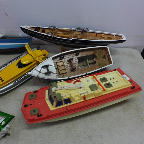 5067 - 10 assorted motorised model boats