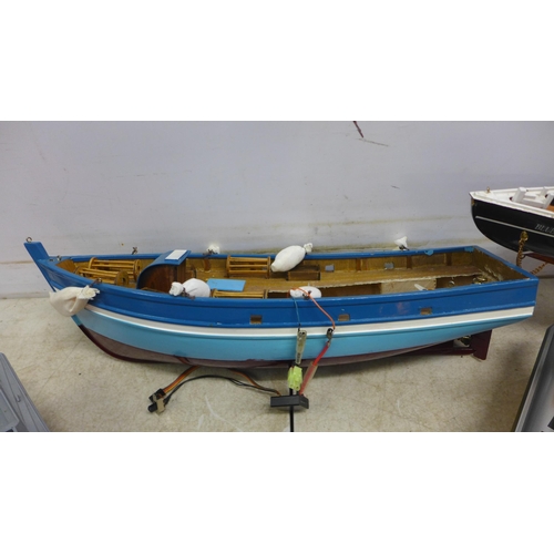 5067 - 10 assorted motorised model boats