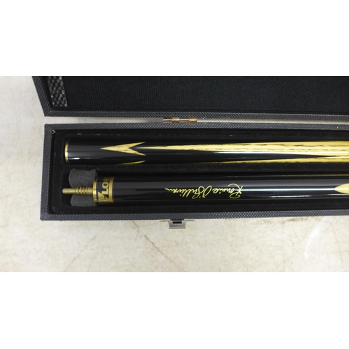 5077 - A BCE Ronnie O'Sullivan snooker cue in a hard case