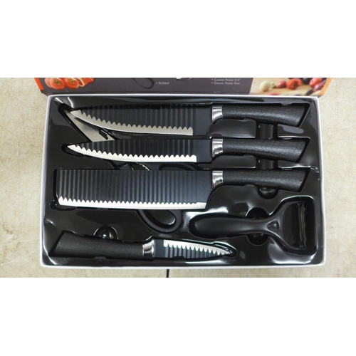 5099 - An Ereasthqs 6 piece knife set